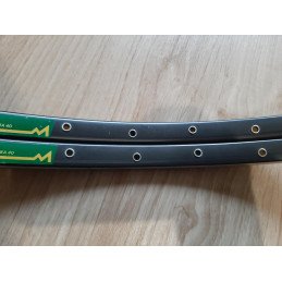 Eyelet detail and decals on vintage Mavic MA40 700c rims