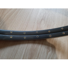 Mavic MA40 dark grey rim extrusion profile close-up