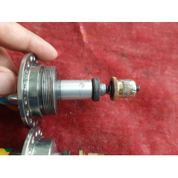 Detalle del buje MAVIC Paris GAO Dakar 36H zona de la brida