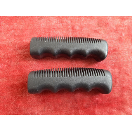 Pair of vintage Peugeot handlebar grips F01