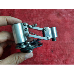 Desviador MAVIC 801 – pino de fixação e mola visíveis