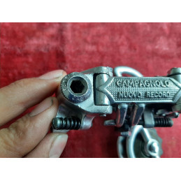 Vista laterale deragliatore Campagnolo Nuovo Record con logo