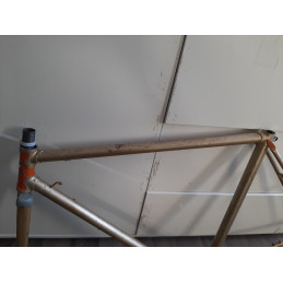 Motobecane vintage steel fork detail with French 25x100 threads