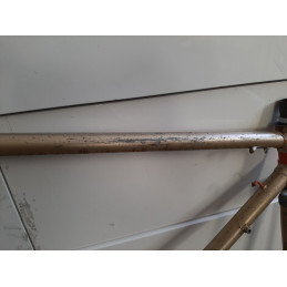 Rear triangle alignment and spacing detail