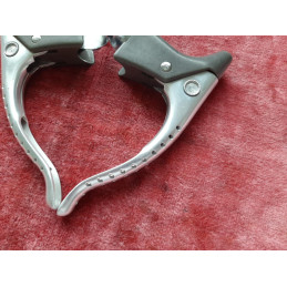 Finish and surface texture of Campagnolo brake lever
