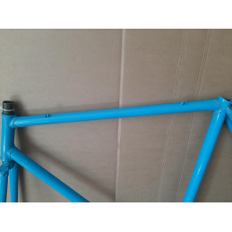 Pontet de frein arrière et dégagement de pneu