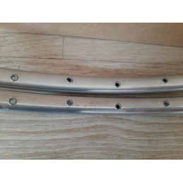 Detalle de la unión y soldadura en llanta tubular Mavic Monthlery
