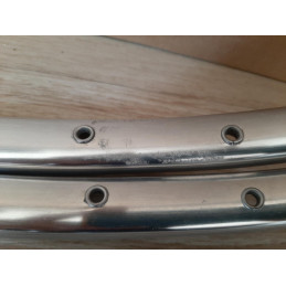 Aro Mavic Monthlery – detalhe da área do nipe e furo