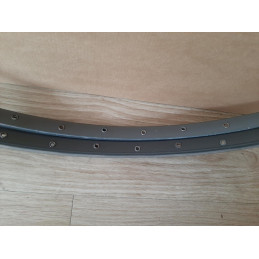 Dettaglio pista frenante cerchio MAVIC MA40 grigio scuro
