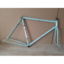 Seat tube bottle cage braze-ons