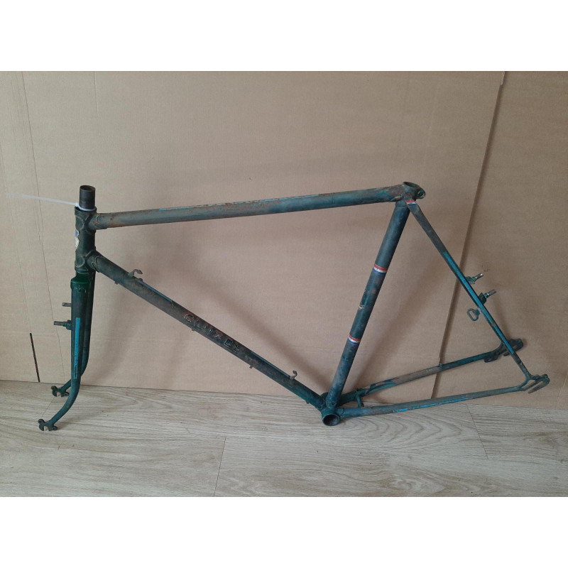 Cluzel 1950 touring bike frame, overall profile view