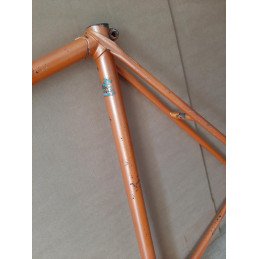 Junção do tubo de selim de 26mm com o parafuso de aperto integrado