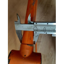 Deformación estructural en el tubo inferior