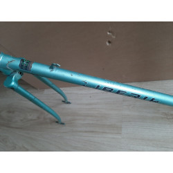 Top tube center-to-center measurement 57cm
