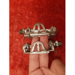 Left side Lyotard M23 vintage bike pedal