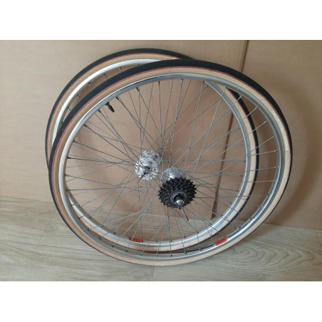 MAVIC 650B clincher wheelset NORMANDY hub front view