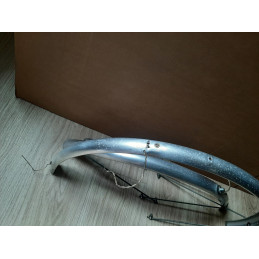 Aluminum Mudguard 40mm for 700 touring bike in good condition D7