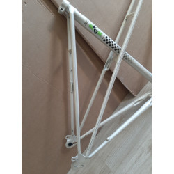 Seat lug clamping area and tube junction on classic Peugeot frame