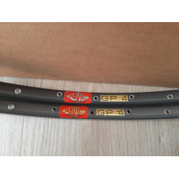 Détail œillets et marquage Mavic GP4 jante boyau vintage