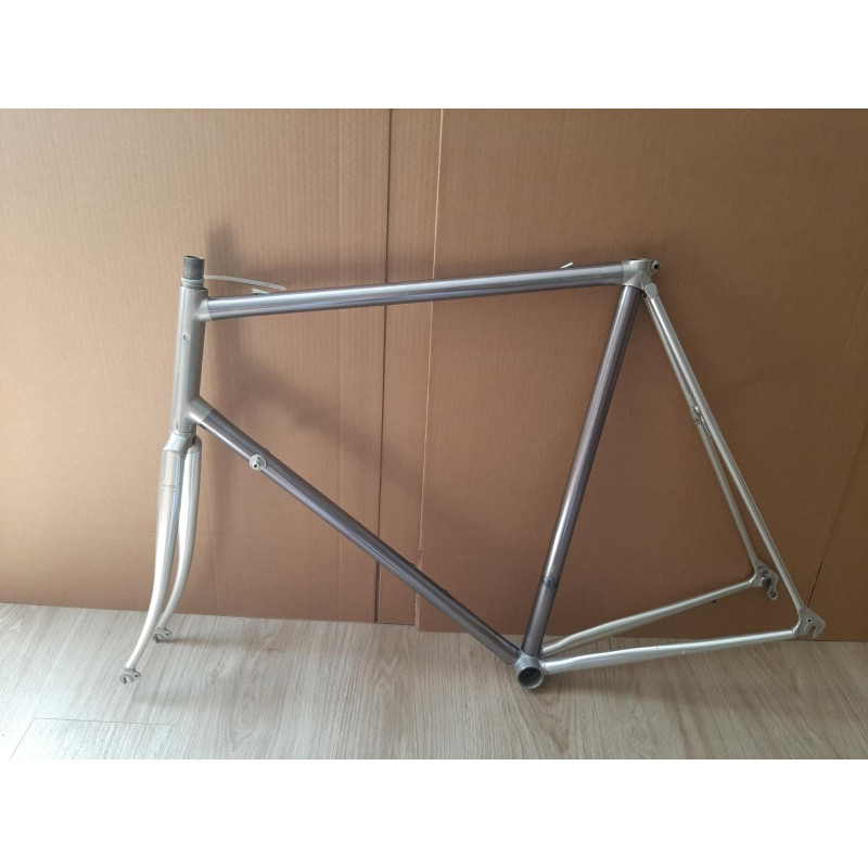 Vitus 979 aluminum vintage road bicycle frame size 62 side view