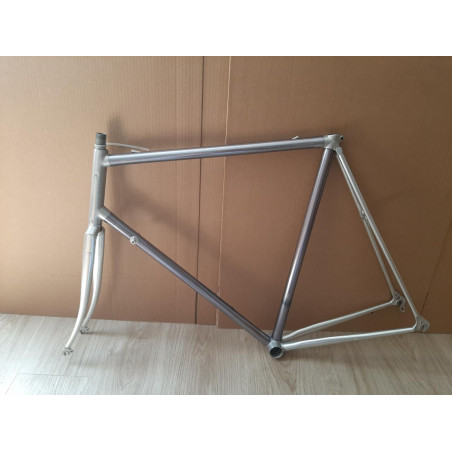 Vitus 979 Aluminium-Rahmen in Silber - Gesamtansicht Antriebsseite