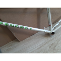 Chainstay clearance details on vintage Peugeot PX18 M touring bike