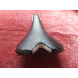 Fizik Aliante Unterseite mit Carbon-Deckschale