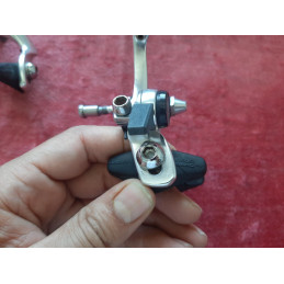 Einstellschraube und Zugklemmung Shimano 105 Seitenzug