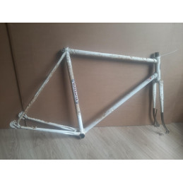 Vista lateral completa del cuadro de bicicleta vintage Superator de acero