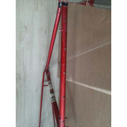 Head tube internal races view