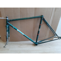 Medición de centro a centro del tubo superior 54.5 cm