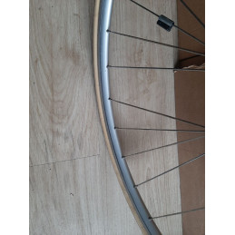 Contrôle de l'alignement de la jante RIGIDA 700c