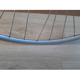 Rueda delantera RIGIDA 700c – vista frontal del conjunto