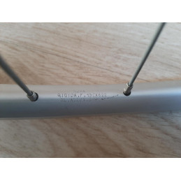 Axe de moyeu et filetage roue de vélo de route vintage