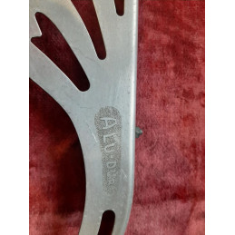 Système de fixation arrière du garde-chaîne en aluminium