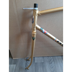 Détail des raccords de direction et stickers Reynolds 531