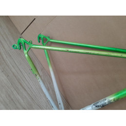 Detalle de la tija de sillín instalada para comprobación de medida