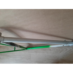 Medición del tubo vertical de 54.5 cm de centro a tope