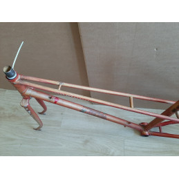 Seat stay cluster detail on Roola 650 lady frame