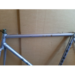 Punteras traseras de 124mm de espaciado en el cuadro de acero GINET 700C.