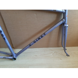 Mesure du tube supérieur 56cm cadre Ginet