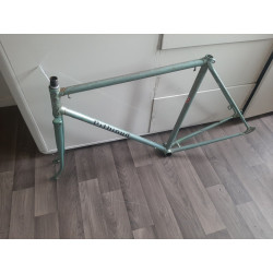 Tretlagerbereich und Muffendetails des PITHIOUD Rahmens