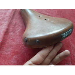 Vintage WOLBER women's touring bicycle saddle