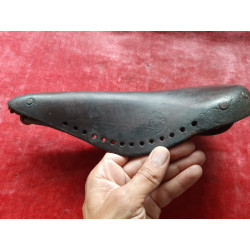 Right side profile of pre-owned Henri Gauthier touring bike saddle