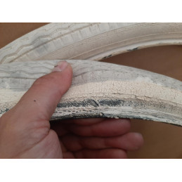 Pneumatico Michelin 650x44B visto dal lato battistrada