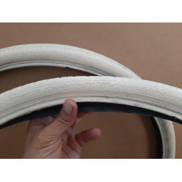 Marchio Michelin e misura 650x44B impressi sul fianco