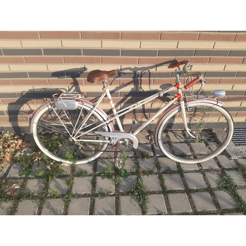 Bicicleta Peugeot mixta touring bike 650 – vista lateral izquierda