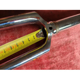 Overall length measurement of the LIBERIA 170mm steel fork