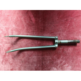 Vintage steel bicycle fork with 153mm steerer tube - profile view
