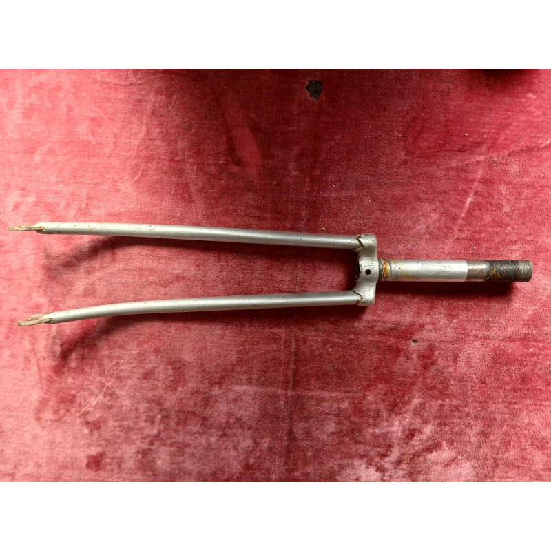 Fourche 166mm en acier pour cadre de velo 25×100 700/650 D8